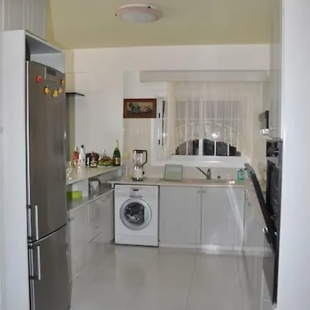 Larnaka Luxury Sea View Penthouse * 皮拉