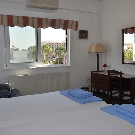 公寓 Larnaka Luxury Sea View Penthouse 皮拉
