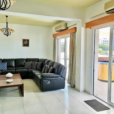 Larnaka Luxury Sea View Penthouse 公寓